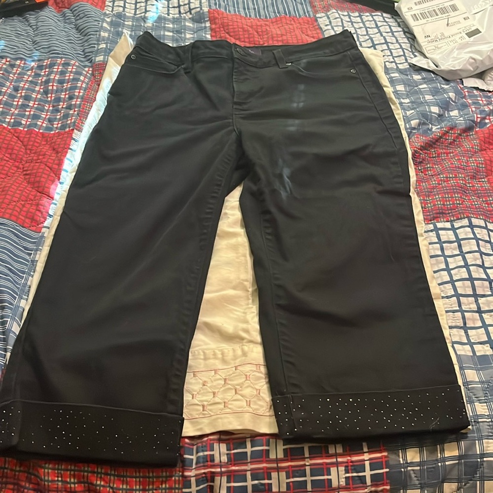 🎉SALE🎉$15 or 3 for $30🎉 🖤Not Your Daughter’s Jeans Crop Capris🖤